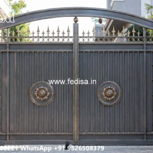 Main Gate Ke Colour, Boundary Wall With Grill Design Main Gate Lighting In Outdoor