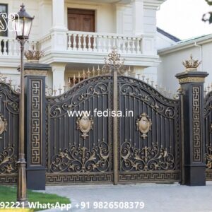 Low Cost Gate Design, Store Gate Design Iron Gate Stock Photos And Images