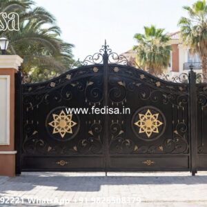 Gate Top Design, Design Of Main Gate In Iron Iron Gate Stock Photos And Images