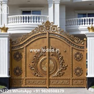Gate Top Design, Naye Design Ka Gate Iron Gate Stock Photos And Images