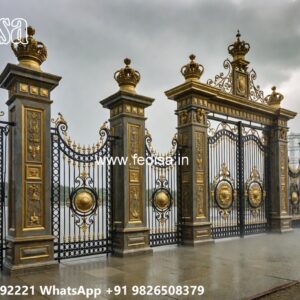 Gate Top Design, Sliding Door For Main Gate Iron Gate Stock Photos And Images