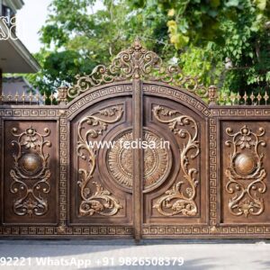 Mild Steel Gate Design, Lohe Ki Chadar Ka Gate Iron Gate Stock Photos And Images