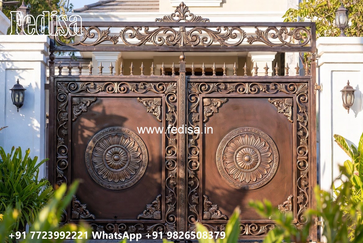 Steel Gate Handle Design, Grill Gate Colour Iron Gate Stock Photos And Images