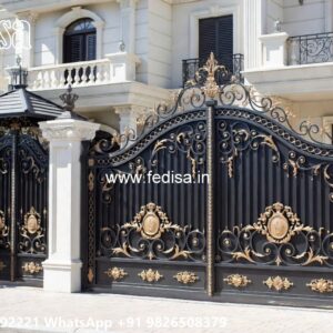 Steel Gate Handle Design, Gate Ke Upar Ki Design Iron Gate Stock Photos And Images