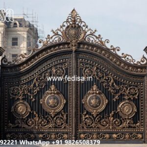 Sliding Gate Design For Small House, Welding Gate Design Iron Gate Stock Photos And Images