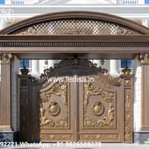 Sliding Gate Lock Design, Rolling Gate Design For Home Iron Gate Stock Photos And Images