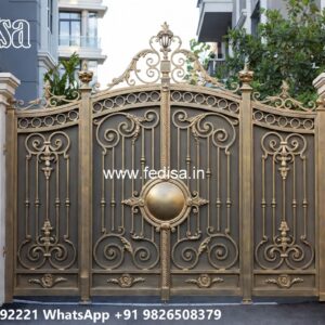 Sliding Gate Design For Small House, Makan Gate Design Iron Gate Stock Photos And Images