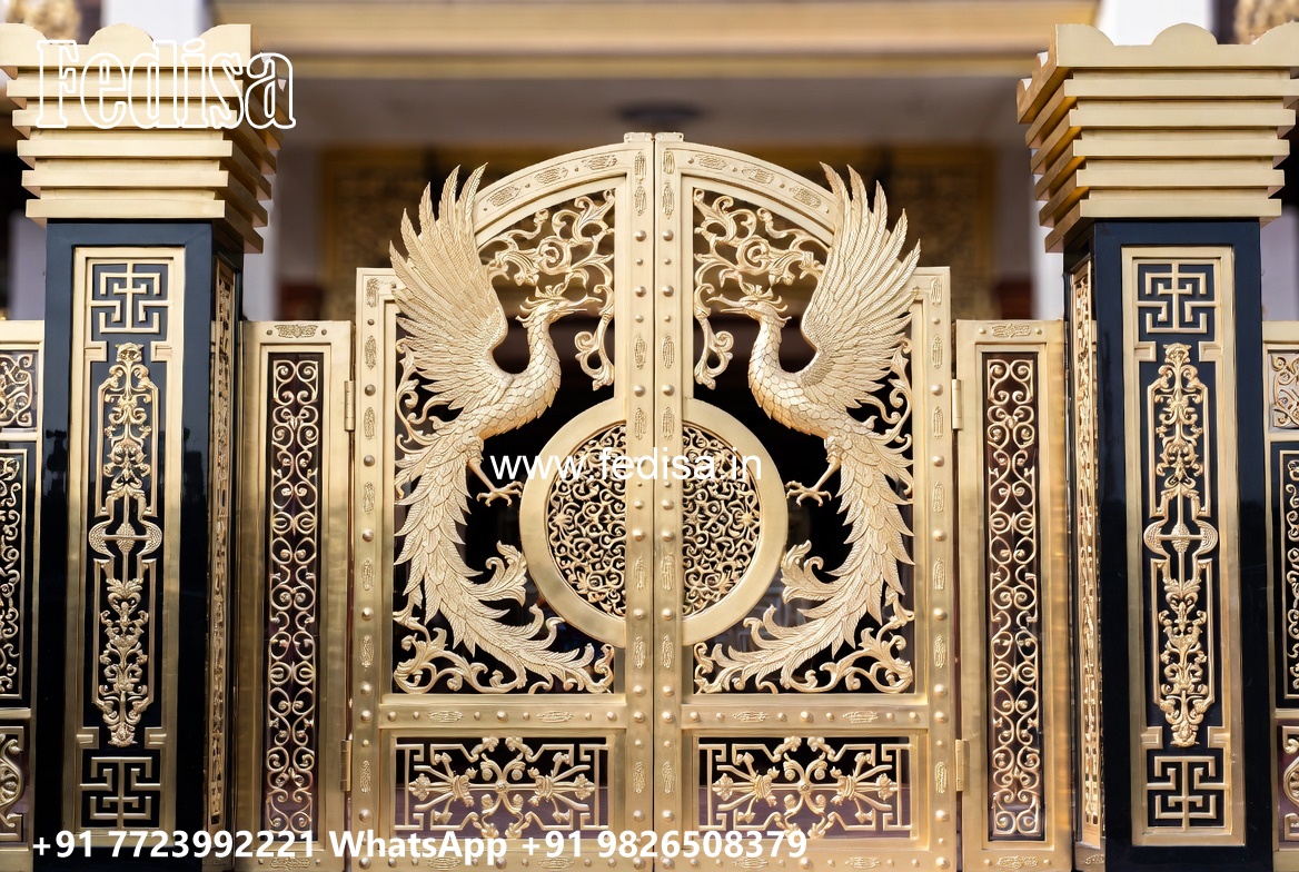 Steel Gate Handle Design, Maharaja Grill Gate Iron Gate Stock Photos And Images