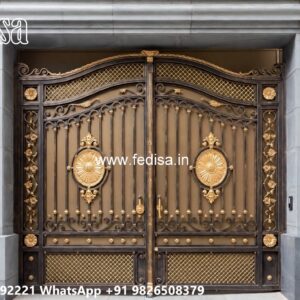 Sliding Gate Design For Small House, Compound Safety Grill Iron Gate Stock Photos And Images