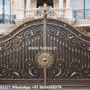 Steel Gate Handle Design, Makan Ka Gate Ka Design Iron Gate Stock Photos And Images