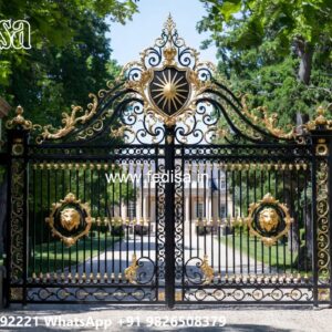 Sliding Gate Lock Design, Main Gate Round Design Iron Gate Stock Photos And Images