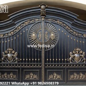 Steel Gate Handle Design, 5Ft Gate Design Iron Gate Stock Photos And Images