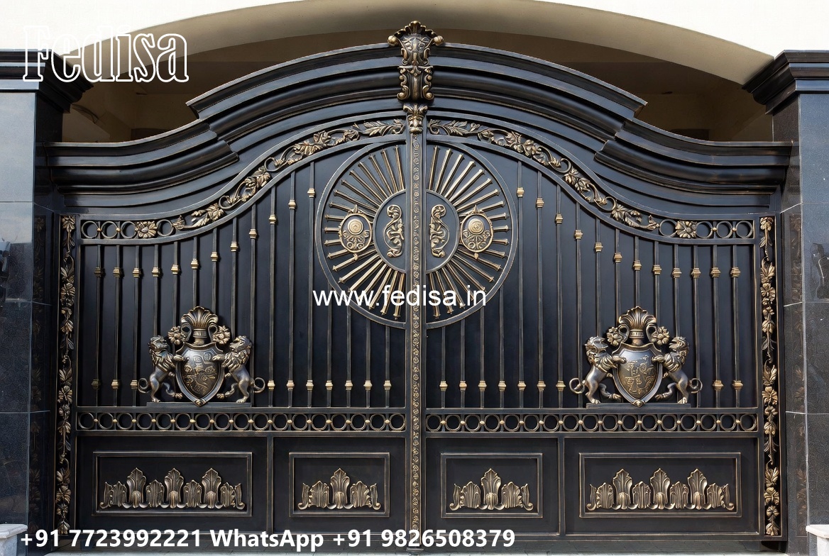 Steel Gate Handle Design, 5Ft Gate Design Iron Gate Stock Photos And Images