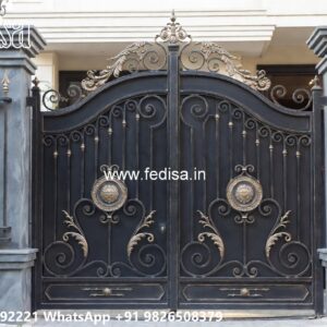 Compound Gate Simple Design, Lohe Ka Gate Ka Design Iron Gate Stock Photos And Images