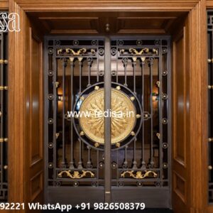 Compound Gate Simple Design, Angle Bar Gate Design Iron Gate Stock Photos And Images