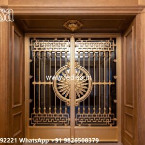 Compound Gate Simple Design, Gate Design Iron Pipe Iron Gate Stock Photos And Images