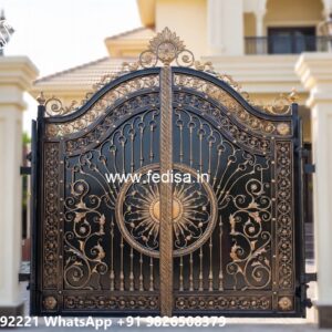 Iron Gate Design For Main Gate, Loha Get Dijain Iron Gate Stock Photos And Images