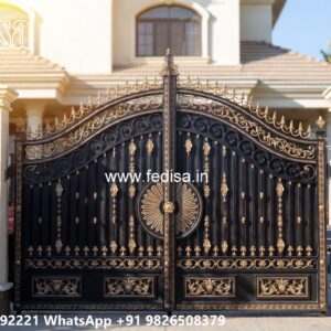Iron Gate Design For Main Gate, Chain Gate Design Iron Gate Stock Photos And Images