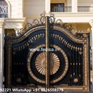 Compound Gate Simple Design, Gate Shed Design Iron Gate Stock Photos And Images
