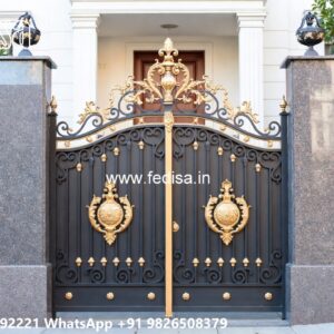 Compound Gate Simple Design, Grill Design For Boundary Iron Gate Stock Photos And Images
