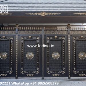Compound Gate Simple Design, Main Gate Top Design Iron Gate Stock Photos And Images