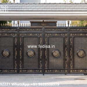 Traditional Gate Design, Outside Gate Wall Design Iron Gate Stock Photos And Images