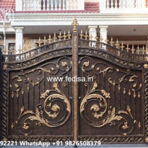Compound Gate Price, Makan Ke Men Gate Iron Gate Stock Photos And Images