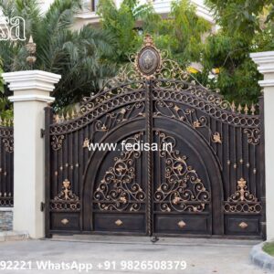 Traditional Gate Design, House Boundary Gate Design Iron Gate Stock Photos And Images