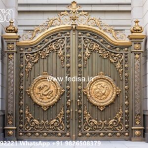 Steel Gate Ka Design, Main Gate Ke Upar Ki Design Iron Gate Stock Photos And Images