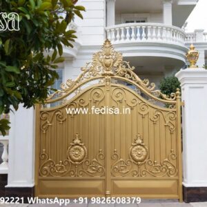 Compound Gate Simple Design, Baramda Gate Design Iron Gate Stock Photos And Images