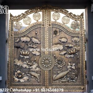 Traditional Gate Design, New Design Grill Gate Iron Gate Stock Photos And Images