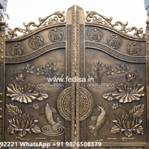 Traditional Gate Design, Gate Design Of Iron Iron Gate Stock Photos And Images