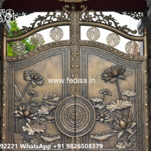 Compound Gate Price, Simple Boundary Gate Iron Gate Stock Photos And Images