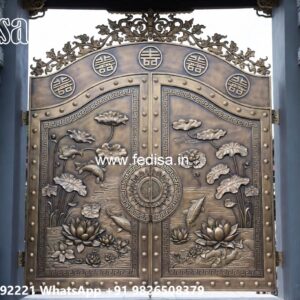 Iron Gate Colour Design, Sliding Door For Main Gate Iron Gate Stock Photos And Images