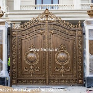 Compound Gate Simple Design, Main Gate Design Laser Cutting Iron Gate Stock Photos And Images