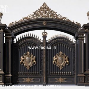 Compound Gate Simple Design, Grill Wala Gate Iron Gate Stock Photos And Images
