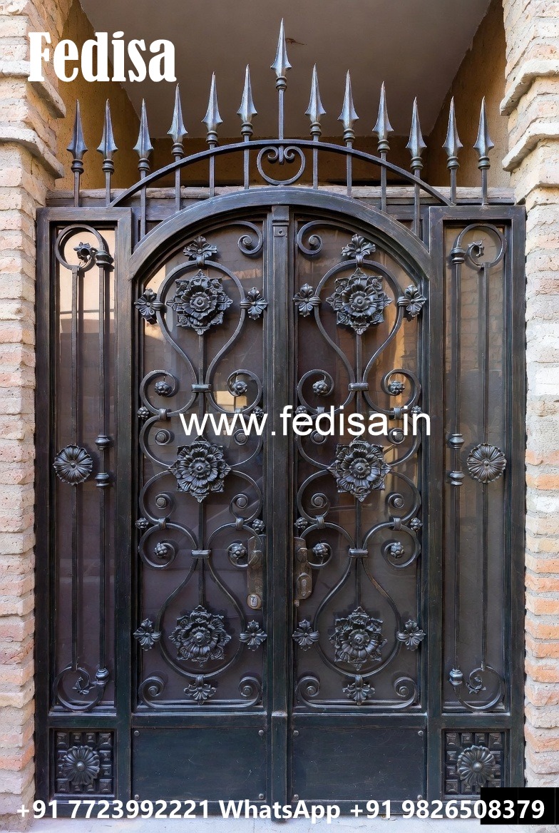 Attractive Artistic Main Gate Grill Design No-585