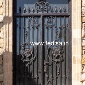 Attractive Modern Grill Gate Design for Villas No-5024