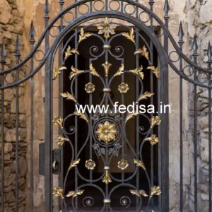 Attractive Front House Gate Grill Design Inspiration No-5612